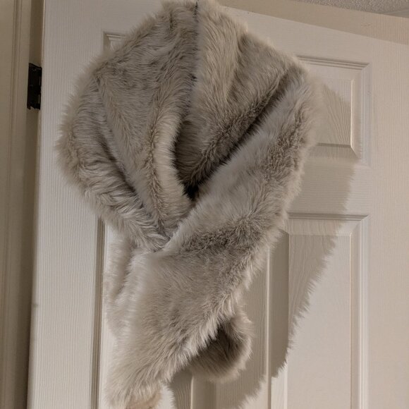 Aldo Faux Fur Shawl - Picture 2 of 5